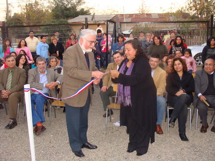 Alcalde inaugura nueva sede vecinal en Población Viva Chile