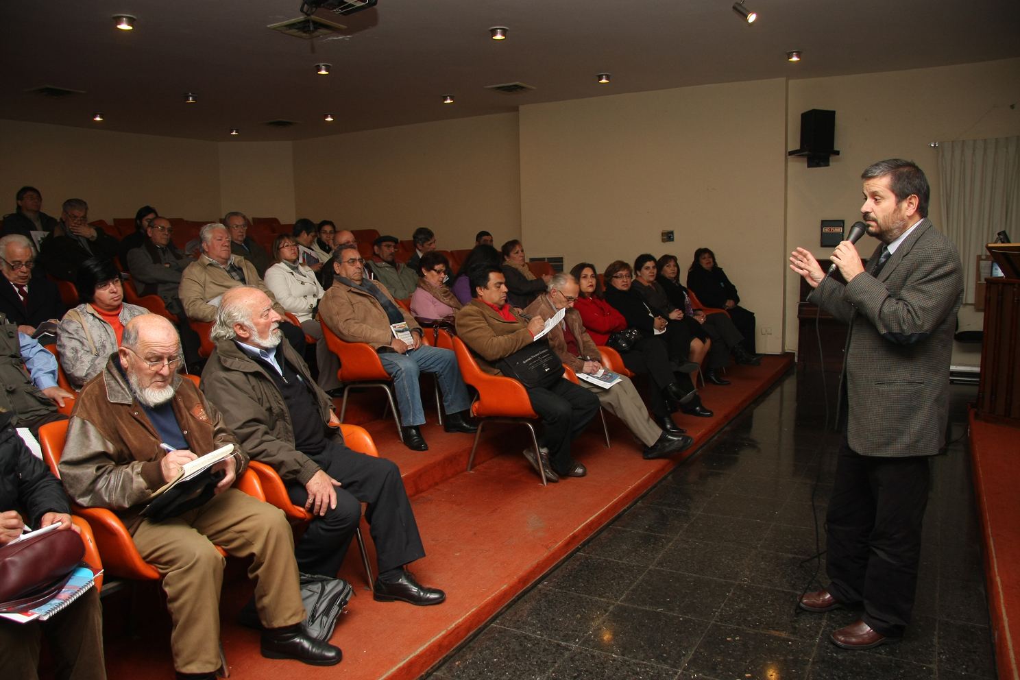 Diez nuevos problemas de salud ingresan al AUGE