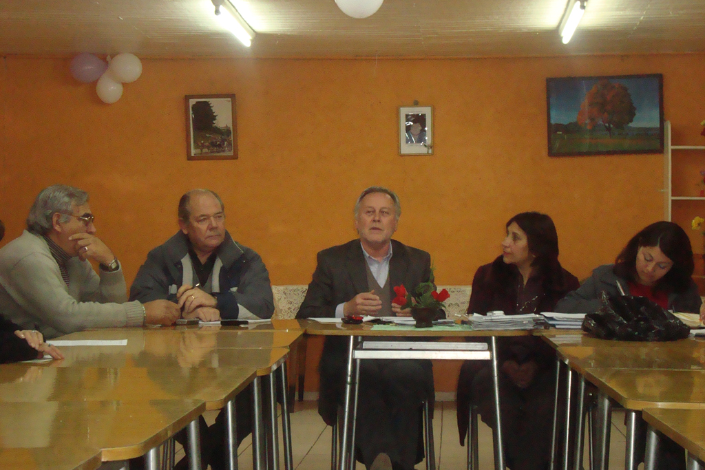Gobernador se reúne con vecinos de Belloto Norte para conocer problema delictual
