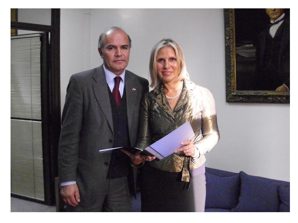 Senadora Lily Pérez y SEREMI de Economía, Mauricio Silva, trabajan agenda para la V Región Cordillera.