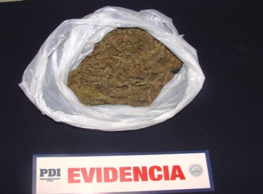 Mujer es detenida ingresando droga en la carcel de Limache.