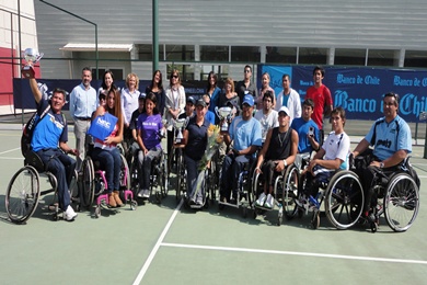 NEC PREMIA A LA DEPORTISTA DESTACADA DEL NEC WHEELCHAIR TENNIS TOUR DE SANTIAGO.