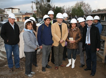 Docentes, apoderados y alumnos observaron los avances en las obras de nuevo Liceo Municipal de Limache.
