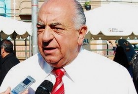 Alcalde Sabat presiona a RN para bajar a concejal de carrera municipal por Villa Alemana.
