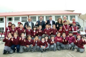 Con fondos del Ministerio de Educación reparan techumbre en emblemática escuela de Limache.
