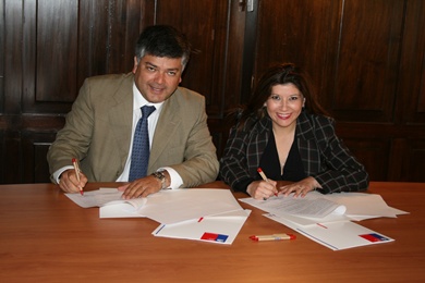 Firman convenio para construcción de Jardín Infantil en Escuela Héroes de Chile de Limache.