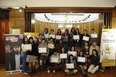 En Quilpué,realizan campaña para prevenir violencia en el pololeo.