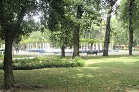 Comienza proyecto para modernizar plaza Brasil de Limache.