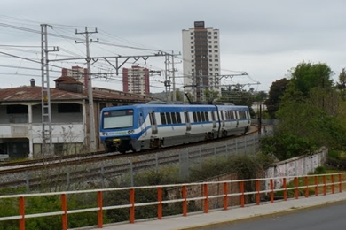 Consorcio español presenta al MTT detalles de tren Valparaíso-Santiago.