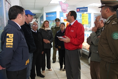 Autoridades entregan novedoso manual preventivo para evitar robos en locales comerciales de Qulpué.