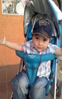 Niño de Quilpué necesita leche que no se vende en Chile.