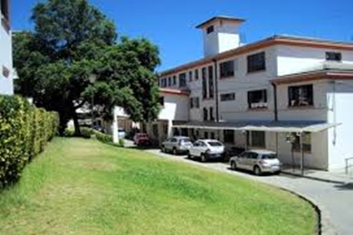 14 funcionarios del hospital de Quilpué intoxicados tras alimentarse en casino del recinto médico.