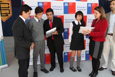 Junaeb realizó lanzamiento regional del Programa de Útiles Escolares 2014.