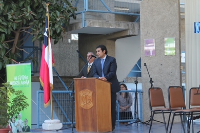 Gobernador inaugura año escolar provincial en el Liceo Mary Graham.
