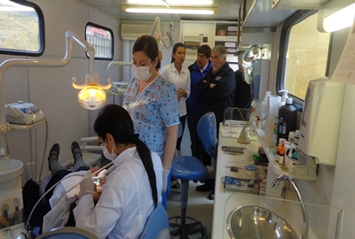 Director del Servicio de Salud Viña del Mar Quillota presentó Clínica Dental Móvil a la comunidad.