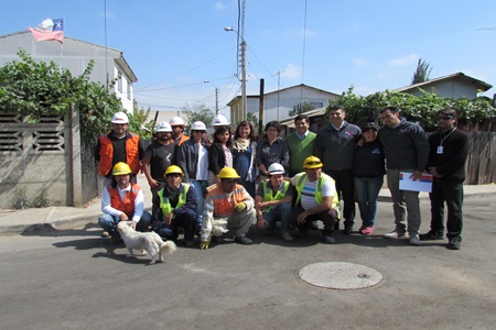 Director Regional SERVIU y Gobernador de Quillota inspeccionan avance de obras de pavimentos participativos en sector San Pedro de Quillota.