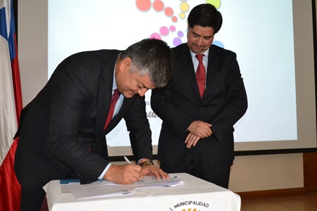 Alcalde Daniel Morales y Seremi Minvu firmaron  convenio para nuevo Plan Regulador Comunal de Limache.
