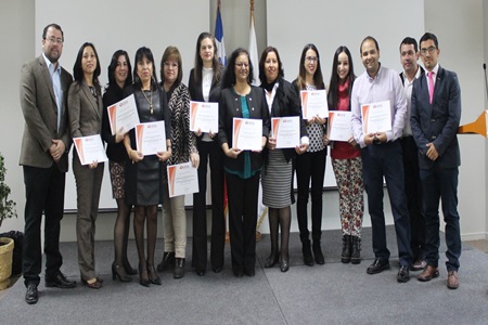 Servicio de Salud Viña del Mar Quillota entrega más de 600 becas para   capacitar a sus funcionarios.