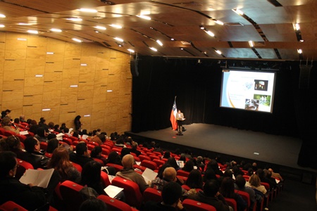 Empresarios de la region participan de seminario de reinsercion social.