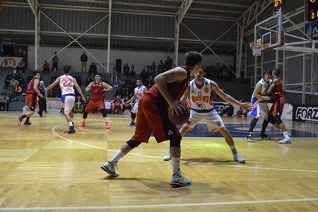 Club deportivo colegio los leones visita valparaiso para desafiar a sportiva italiana en el fortin prat.