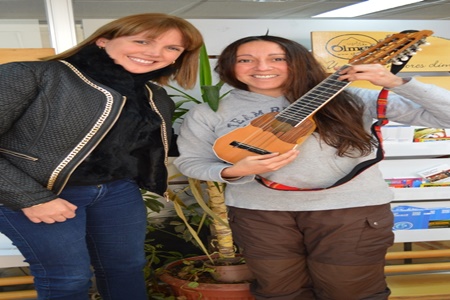 La folclorista Andrea González representará a Chile y a Olmué en   importantes eventos internacionales en Cusco y Arequipa en Perú.