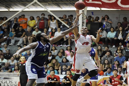 Los leones inicial los  play offs recibiendo en quilpue a español de talca.