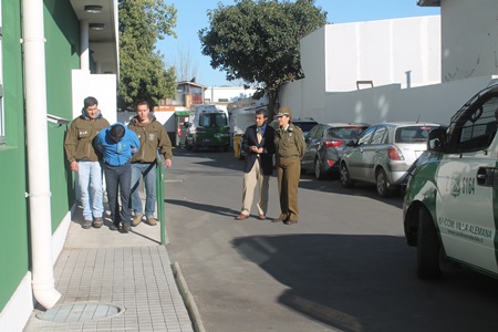 En rápido operativo Carabineros detuvo a sofisticada banda de  delincuentes de Santiago que asaltó local de Servipag en Villa Alemana.