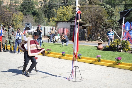 Izamiento de la Bandera dio la bienvenida al Mes de la Patria en Limache.