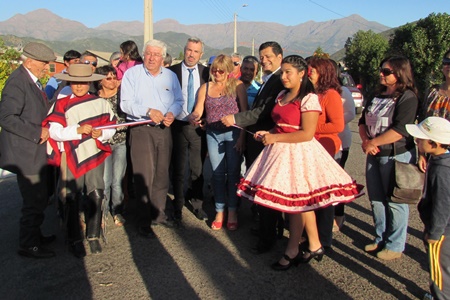 Vecinos del villorrio Santa Isabel de Nogales  ya cuentan con sus calles pavimentadas.