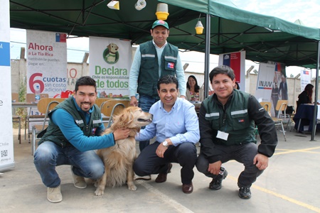 “Lady”, integrante de la Brigada Canina del SAG, conquistó el corazón de los   villalemaninos en jornada de “Gobierno en Terreno”.