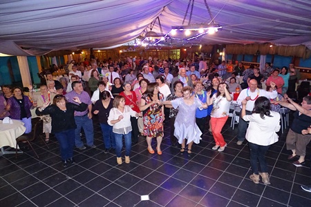 Adultos mayores de la provincia de Los Andes revivieron su juventud con   una entretenida “Tarde Bailable”-