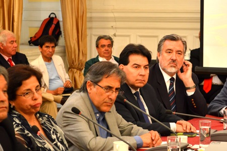 Con enérgica intervención Diputado Urízar pide que Estado apoye a pequeña y mediana minería.