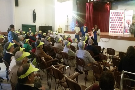 Adultos mayores de Establecimiento de Larga Estadía “Hermanitas de los   Pobres” disfrutaron de una “Navidad en Movimiento”.