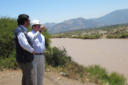 Gobernación de Quillota y Dirección General  de Aguas (DGA) monitorean aumento de   caudal en río Aconcagua debido a los   deshielos.