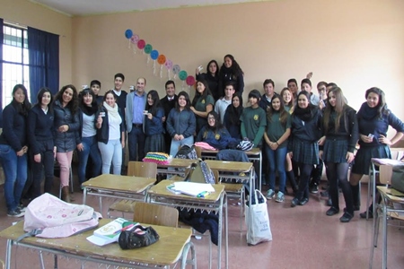 Alumnos de liceo de La Cruz recibieron  Tarjeta Joven para acceder a beneficios.