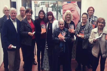 Con gran éxito adultos mayores de la Casa de Encuentro de Viña del Mar lanzan libro  “Lo que cuentan los mayores”.