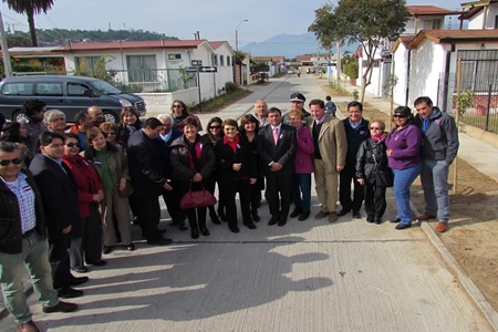 Pavimentos participativos mejoran calidad de  vida de los vecinos de villa Primavera en  Quillota.