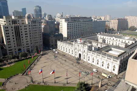Cientista político asegura que candidatura de Lagos se refuerza ante la ausencia de opciones presidenciales en la DC.