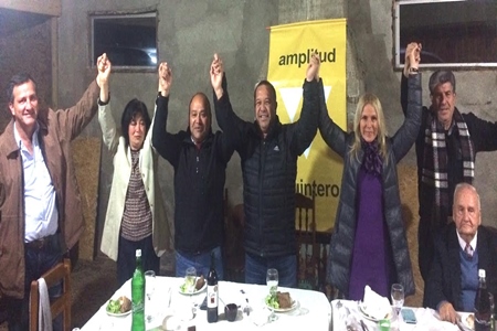 Alcalde de Quintero ratifica apoyo a candidatos municipales de Amplitud.