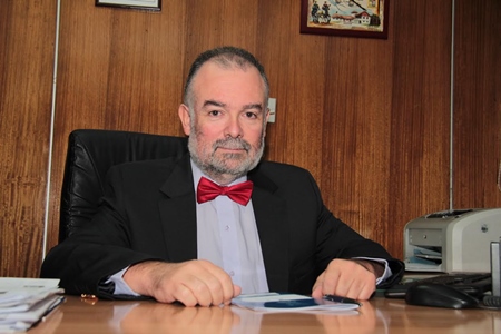 Experto asegura que se requiere con urgencia un segundo hospital público en zona norte de Santiago.