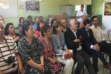 Ministra de Bienes Nacionales entregó título de dominio  que permitirá pavimentar calles en El Belloto.