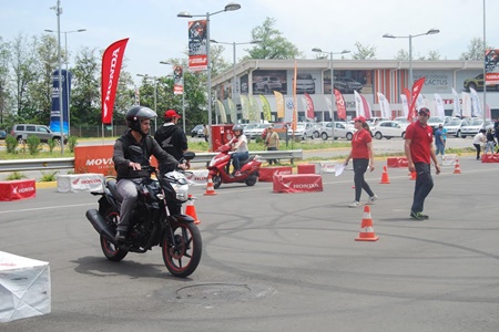 Clases gratuitas de Honda,para aprender a andar en moto se toman Valparaíso.