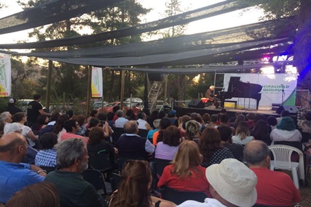 Roberto Bravo deleitó al Valle de Colliguay con espectacular concierto de piano.