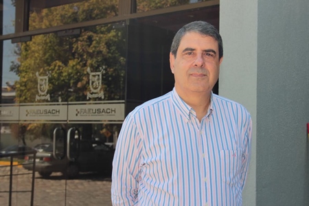 Experto descarta que incrementar el salario mínimo en $420 mil tenga efectos negativos.
