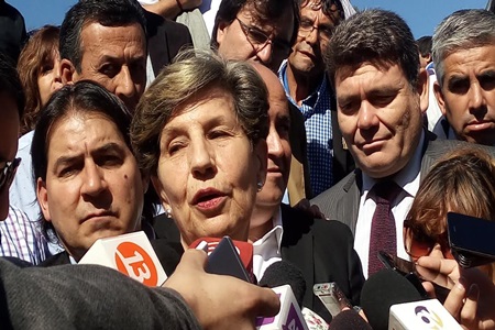 Con Apoyo de Diputado Urízar y líderes socialistas Isabel Allende oficializa candidatura a senadora por la V Región.