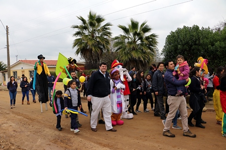 Con bailes y exposiciones comenzó campaña del “Buen Trato” en Zapallar.
