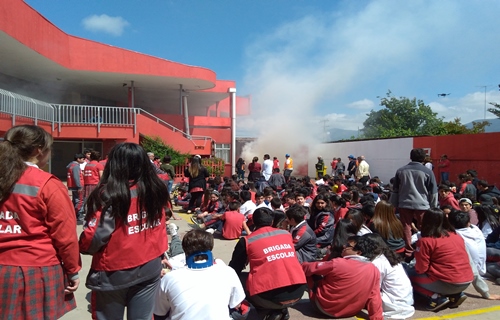 Más de seis mil alumnos y profesores participaron en masivo simulacro de  terremoto en Quillota.