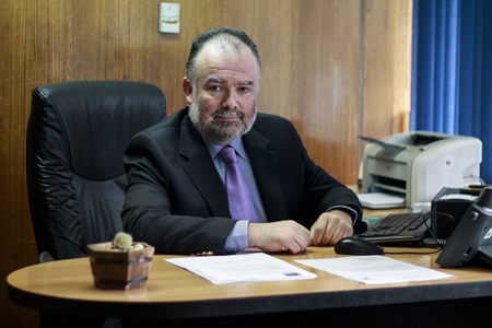 Experto sostiene que las listas de espera de los hospitales deben transparentarse.