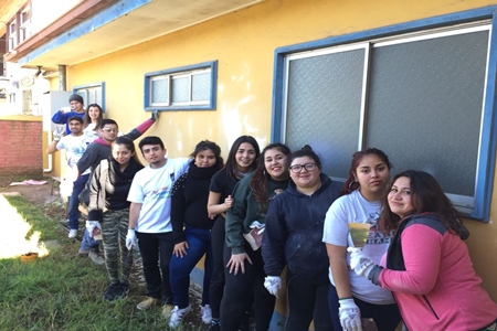Red voluntarios de AIEP le dío una nueva cara a CESFAM de Puchuncaví.