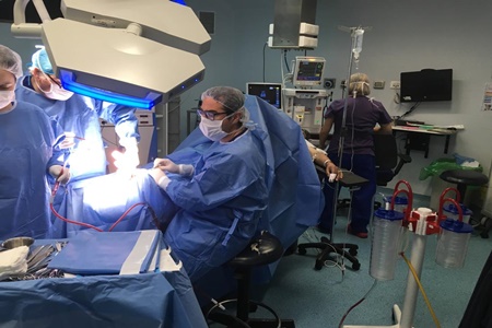 Pabellones de Hospital de Quilpué se fortalecen con llegada de nuevo equipamiento por cerca de 500 millones de pesos.